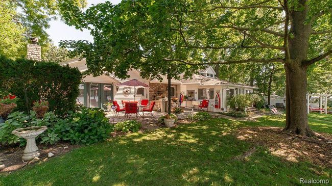 Tall trees add perfect shade and privacy | Image 45