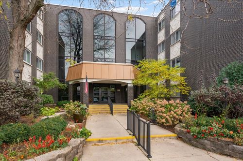 218-9529 Bronx Ave, Skokie, IL, 60077-1363 | Card Image