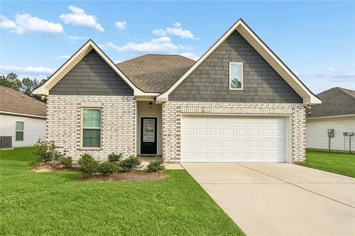 73327 Forest Creek Dr, Covington, LA, 70433-7380 | Card Image