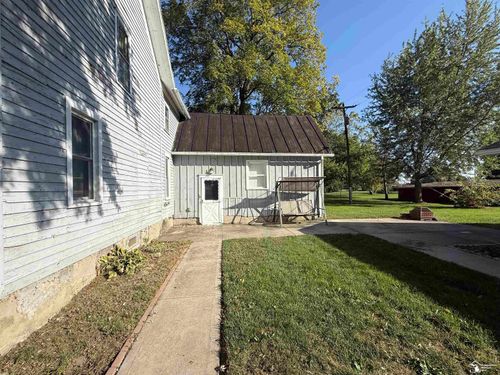 6349 Dixon Rd, Raisinville Twp, MI, 48161-9038 | Card Image