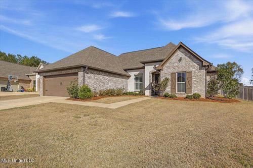 612 Conti Dr, Brandon, MS, 39042-6611 | Card Image