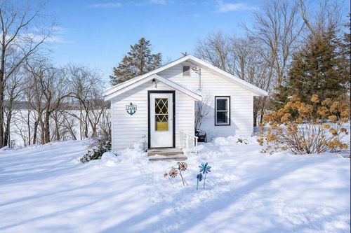 W6562 Barkers Rd, Elkhorn, WI, 53121-2843 | Card Image