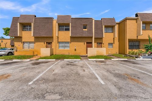 2-5653 Blueberry Ct, Lauderhill, FL, 33313-3072 | Card Image