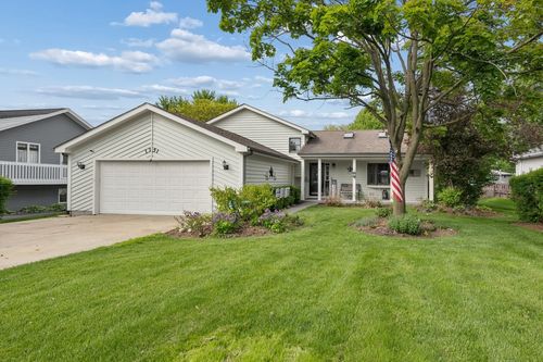 1351 Reva Ln, Sandwich, IL, 60548-9317 | Card Image