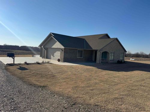 13181 75th Rd, Winfield, KS, 67156-6747 | Card Image
