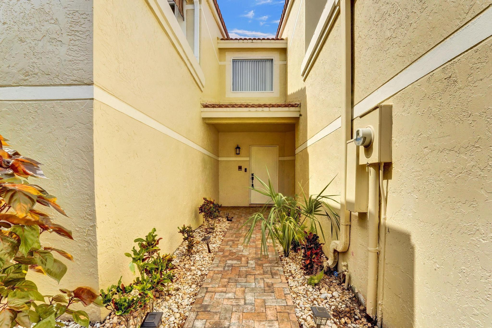 Residential Lease in Deerfield Beach 3