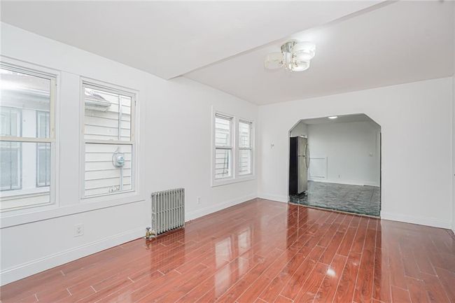 592 39 Th St, Home with 5 bedrooms, 2 bathrooms and null parking in Brooklyn NY | Image 5