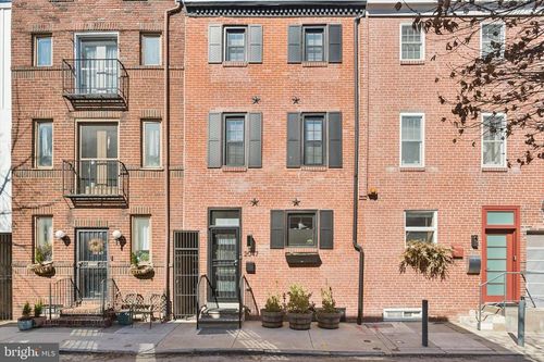 2047 Waverly St, PHILADELPHIA, PA, 19146-1342 | Card Image