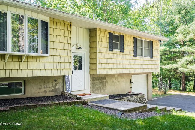 50Woodledge_aExterior_15 | Image 51