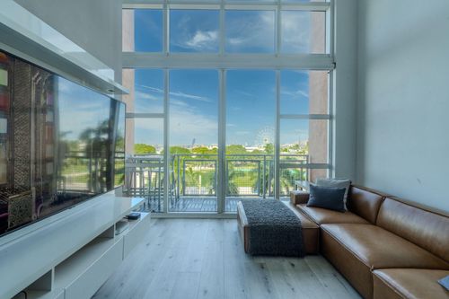 apt-435-253 Ne 2nd St, Miami, FL, 33132-2289 | Card Image