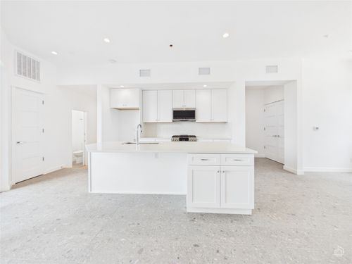 104-5912 Harold Ct, Austin, TX, 78721-2705 | Card Image