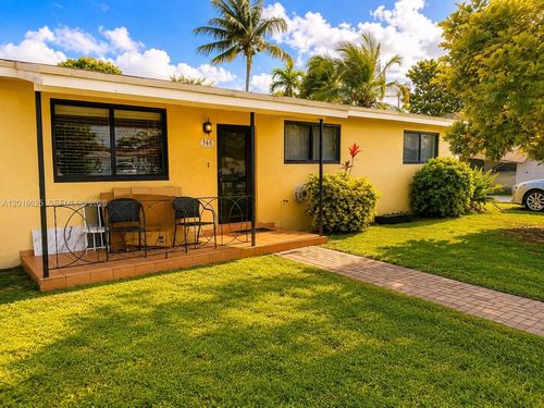765-765 W 70th Pl, Hialeah, FL, 33014 | Card Image