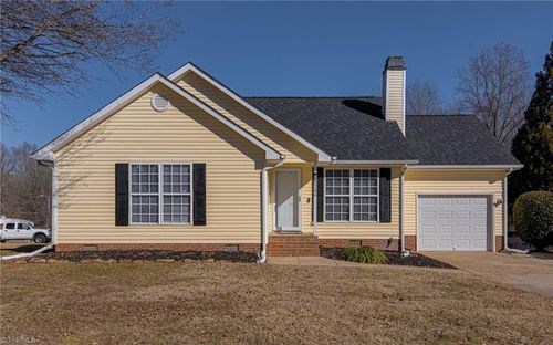 5206 Orchard Ridge Ln, Greensboro, NC, 27455-1404 | Card Image