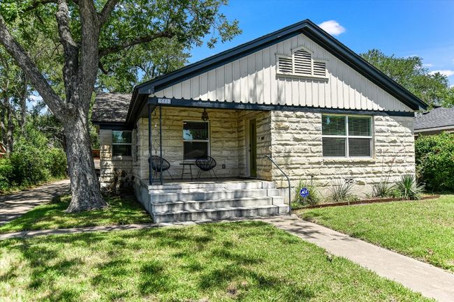 3004 Breeze Ter, House other with 3 bedrooms, 2 bathrooms and 2 parking in Austin TX | Image 14