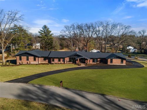 1534 Woodgate Dr, Frontenac, MO, 63131-4725 | Card Image