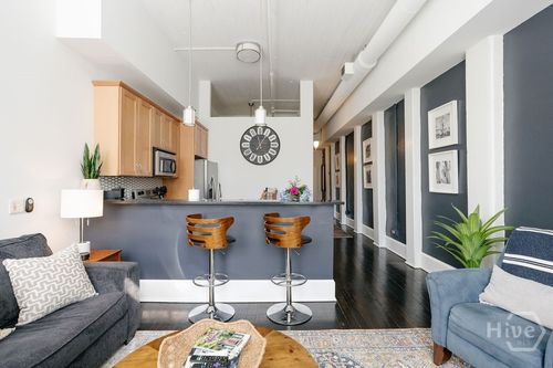 2008-310 W Broughton St, savannah, GA, 31401-3216 | Card Image