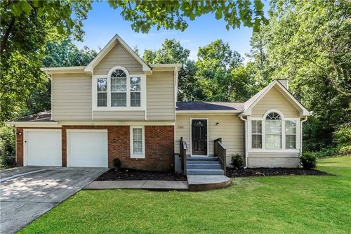 1361 Wrens Ct, Jonesboro, GA, 30238-8010 | Card Image
