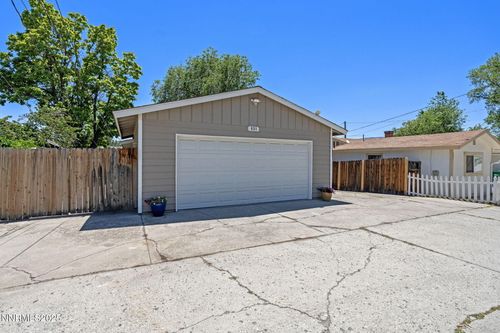 631 Thoma St, Reno, NV, 89502-0906 | Card Image