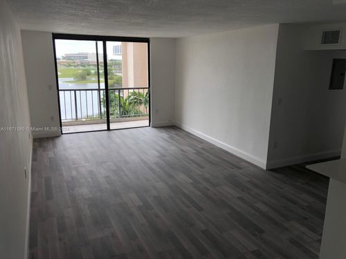 apt-507-9682 Fontainebleau Blvd, Miami, FL, 33172-4120 | Card Image