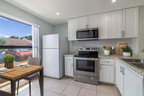 apt-910-2720 S Oakland Forest Dr, Oakland Park, FL, 33309-5679 | Card Image