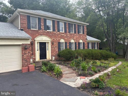 11907 Fallen Holly Ct, GREAT FALLS, VA, 22066-1232 | Card Image