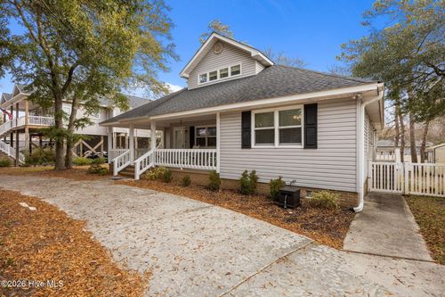 312 54th St, Oak Island, NC, 28465-4905 | Card Image