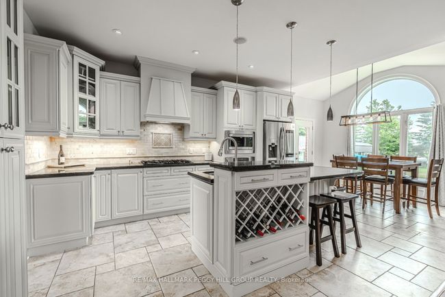 5 Munro Crt, House other with 4 bedrooms, 4 bathrooms and 9 parking in Minesing ON | Image 6