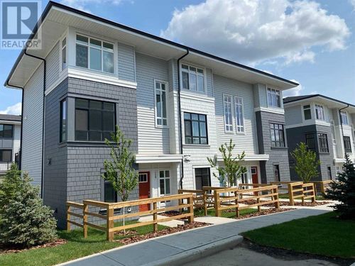 857 Belmont Dr Sw, Calgary, AB, T2X4P2 | Card Image
