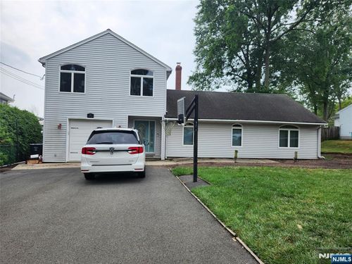 150 Thomas Dr, Paramus, NJ, 07652-4521 | Card Image