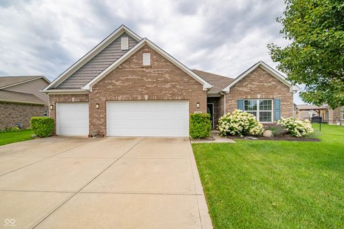 3190 S Courtney Dr, New Palestine, IN, 46163-6307 | Card Image