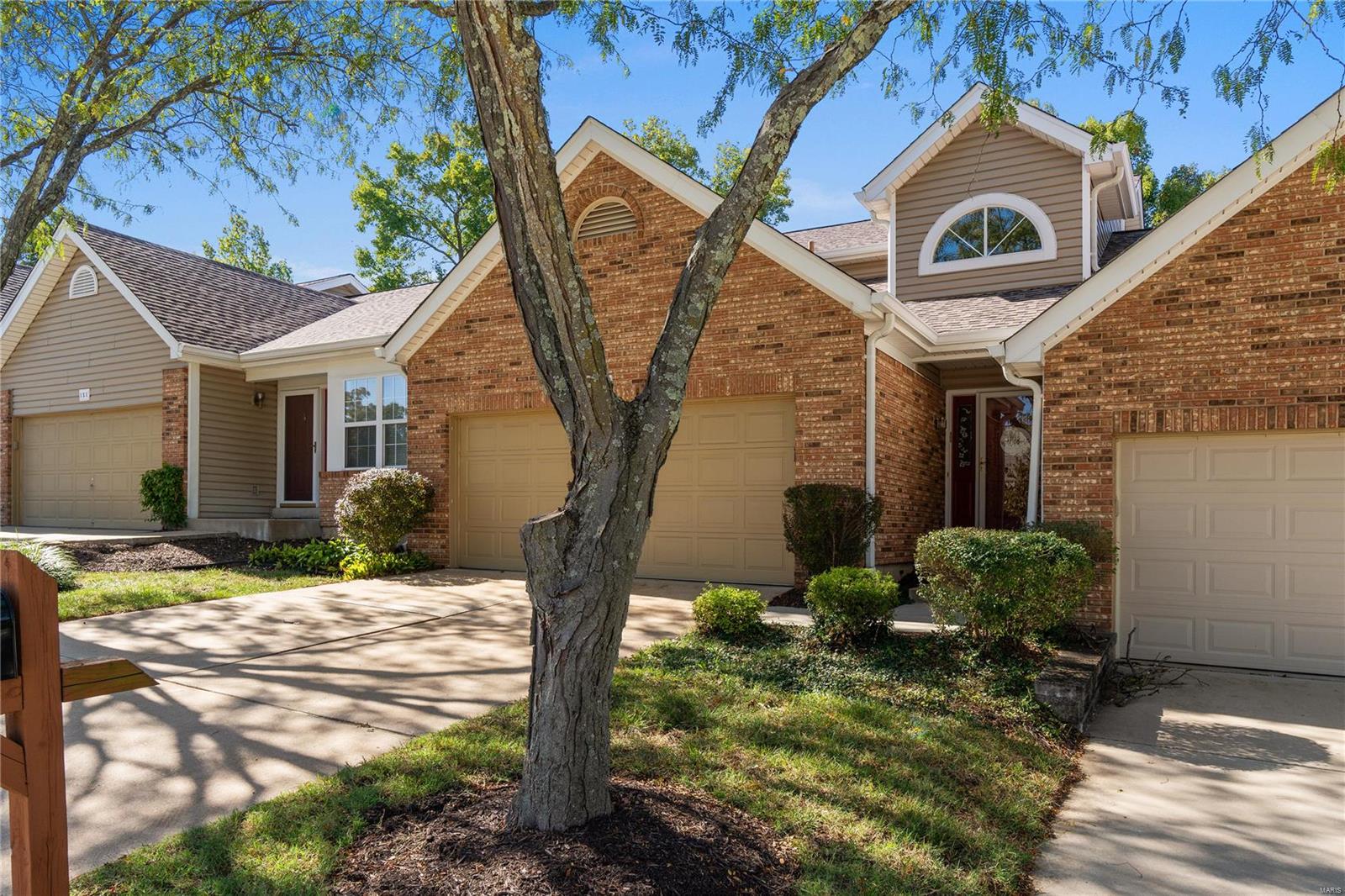 155 Kehrs Mill Trail, For Sale in Ballwin Zoocasa