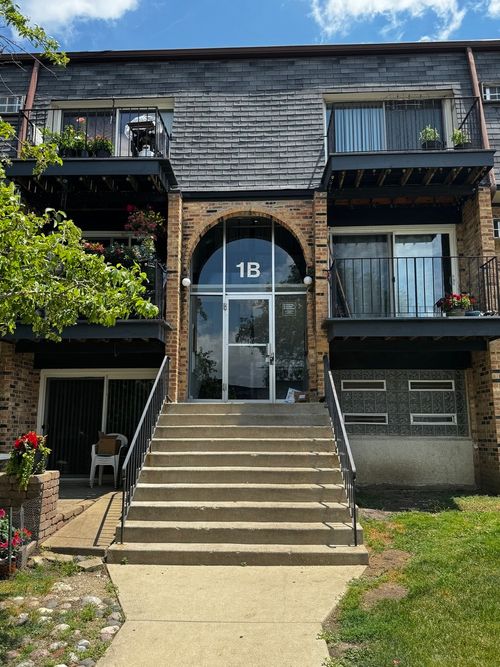 unit-102-1B E Dundee Quarter Dr, Palatine, IL, 60074-1614 | Card Image