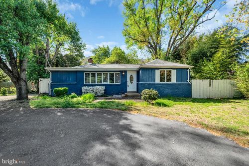 8106 Fort Hunt Rd, ALEXANDRIA, VA, 22308-1730 | Card Image