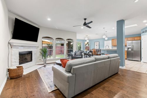 1107 Boerne Dr, Cedar Park, TX, 78613-5943 | Card Image