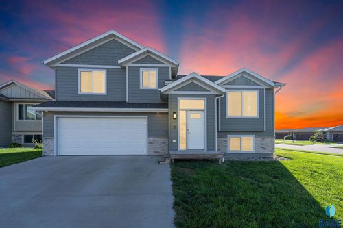 202 Creekside Ave, Harrisburg, SD, 57032-2495 | Card Image