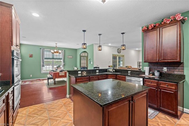 2234 Creekway Dr, House other with 5 bedrooms, 5 bathrooms and null parking in Smithfield VA | Image 15