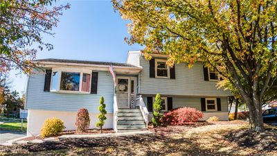 Front of the house | Image 1