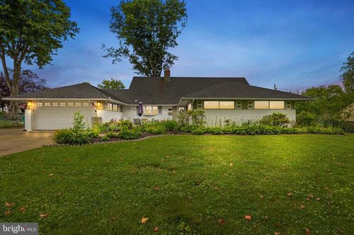 65 Silverspruce Rd, LEVITTOWN, PA, 19056-1709 | Card Image