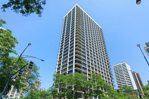 apt-904l-88 W Schiller St, Chicago, IL, 60610-4992 | Card Image