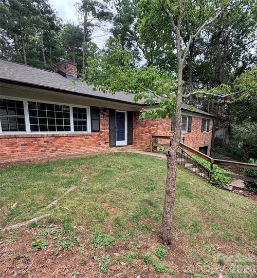 24 Warwick Pl, Asheville, NC, 28804-3528 | Card Image