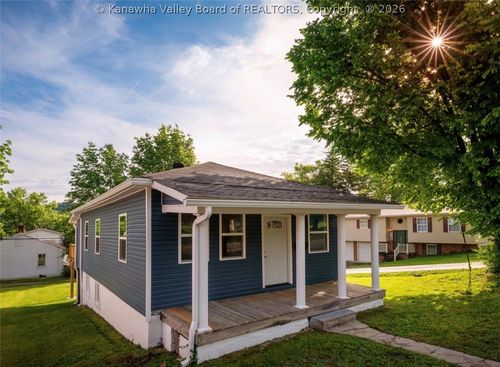 822 Kanawha Ter, Saint Albans, WV, 25177-2956 | Card Image