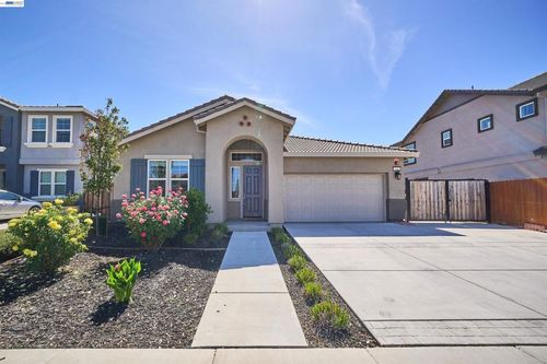 243 Gannet St, Vacaville, CA, 95688-9061 | Card Image