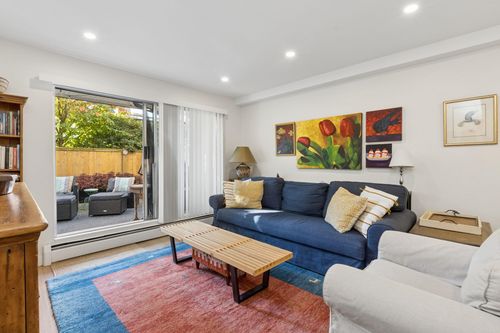 107-809 W 16th St, North Vancouver, BC, V7P1R2 | Card Image