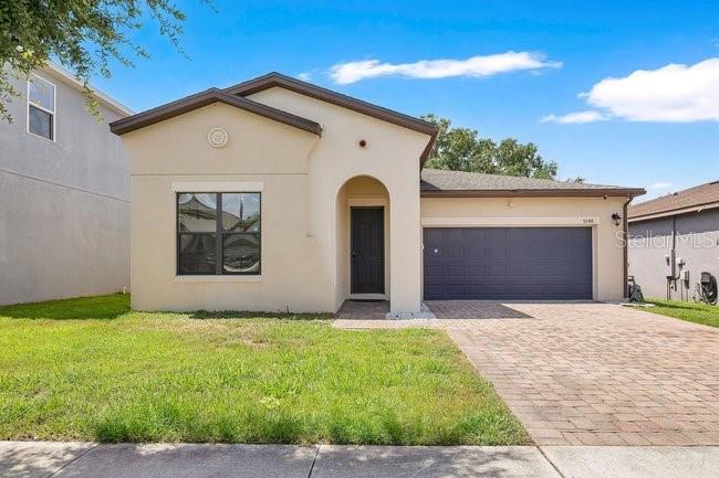 Residential in GROVELAND