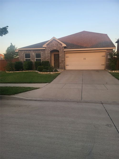 2101 Long Forest Rd, Heartland, TX, 75126-4799 | Card Image