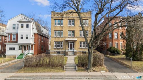 364 Woodland St, Hartford, CT, 06112-2137 | Card Image
