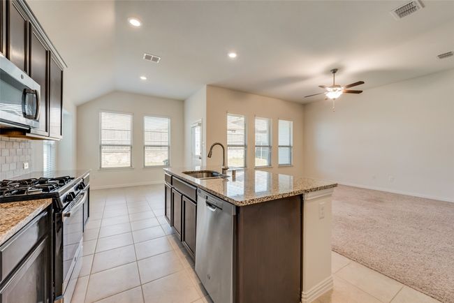 828 Skytop Dr, House other with 4 bedrooms, 3 bathrooms and null parking in Haslet TX | Image 9