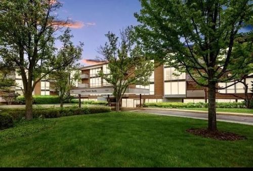 237-1301 N Western Avenue, Lake Forest, IL, 60045 | Card Image