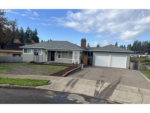 555 Welter Cir, Gladstone, OR, 97027 | Card Image