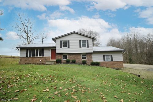 10081 Asbury Rd, Mantua, OH, 44255-9761 | Card Image